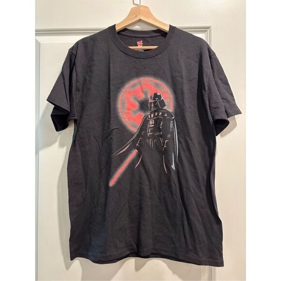 Darth Vader T-shirt size Medium - Picture 1 of 2